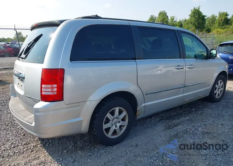 2010 Chrysler Town & Country Touring from USA, damaged, VIN 2A4RR5D14AR221292